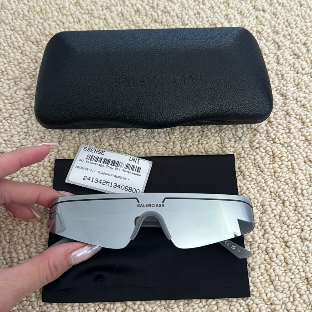 Balenciaga sunglasses - Picture 2 of 11